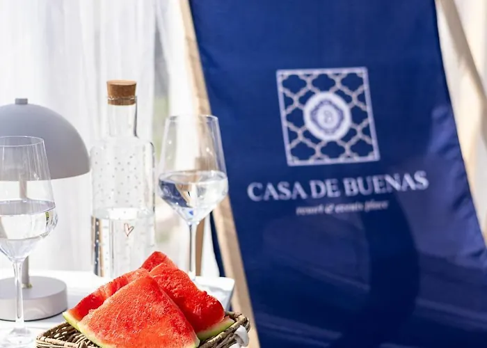 Casa De Buenas אכסניה *